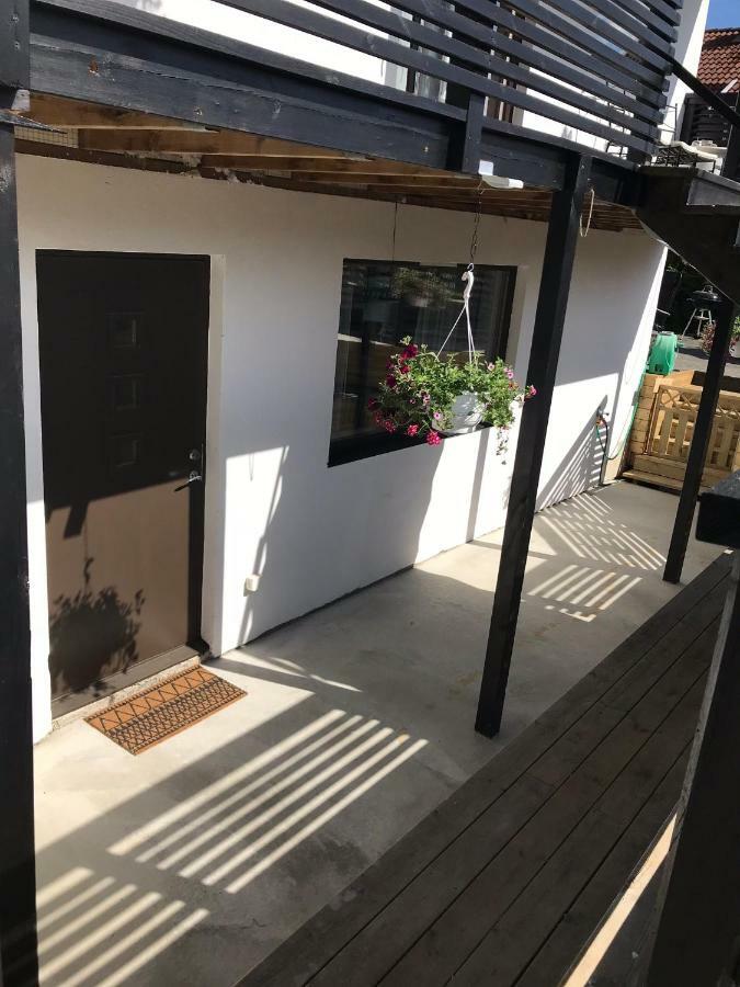 Lagenhet I Villa Pa Fornudden Tyreso Εξωτερικό φωτογραφία
