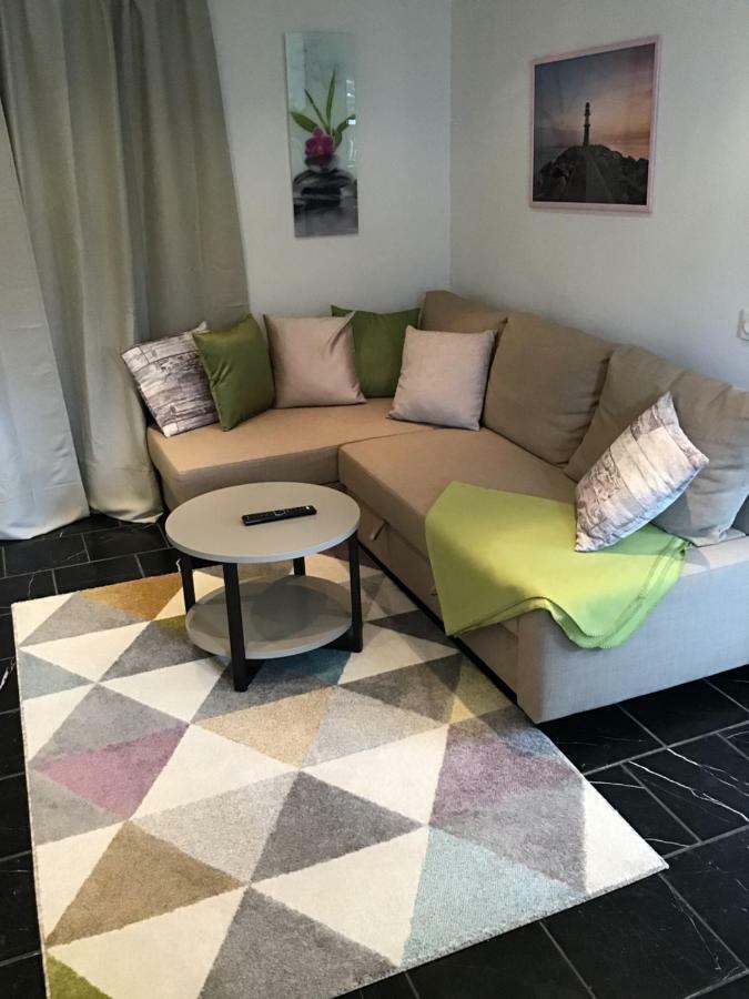 Lagenhet I Villa Pa Fornudden Tyreso Εξωτερικό φωτογραφία